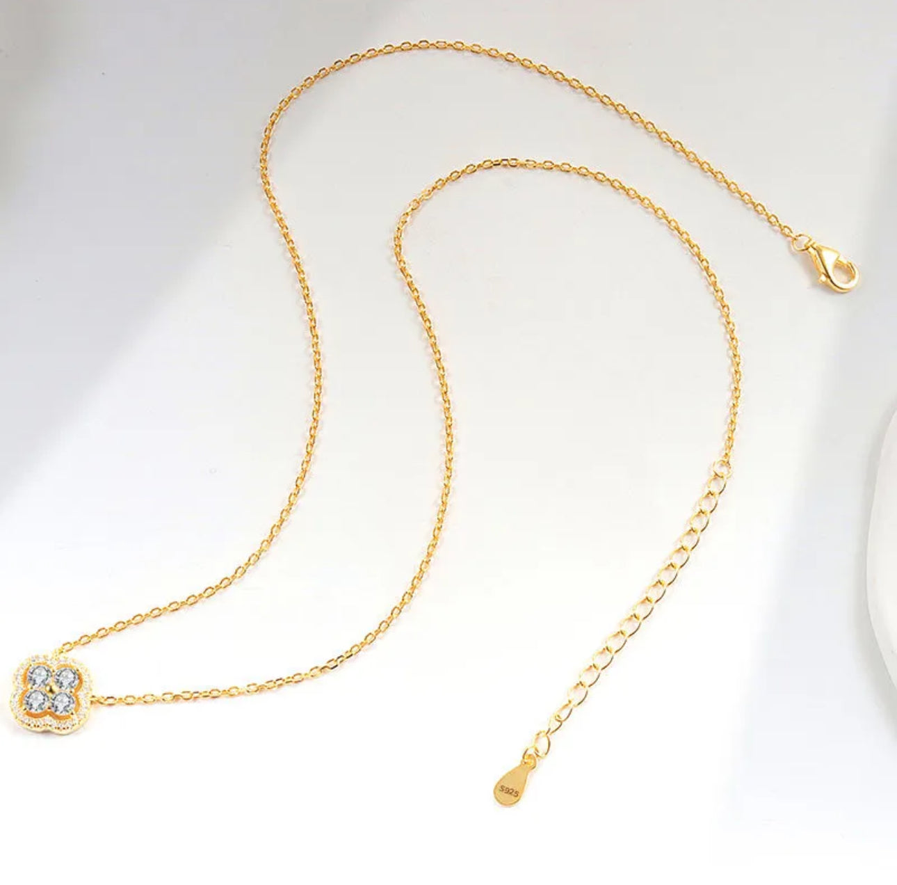 Miss Luxe Necklace - Gold